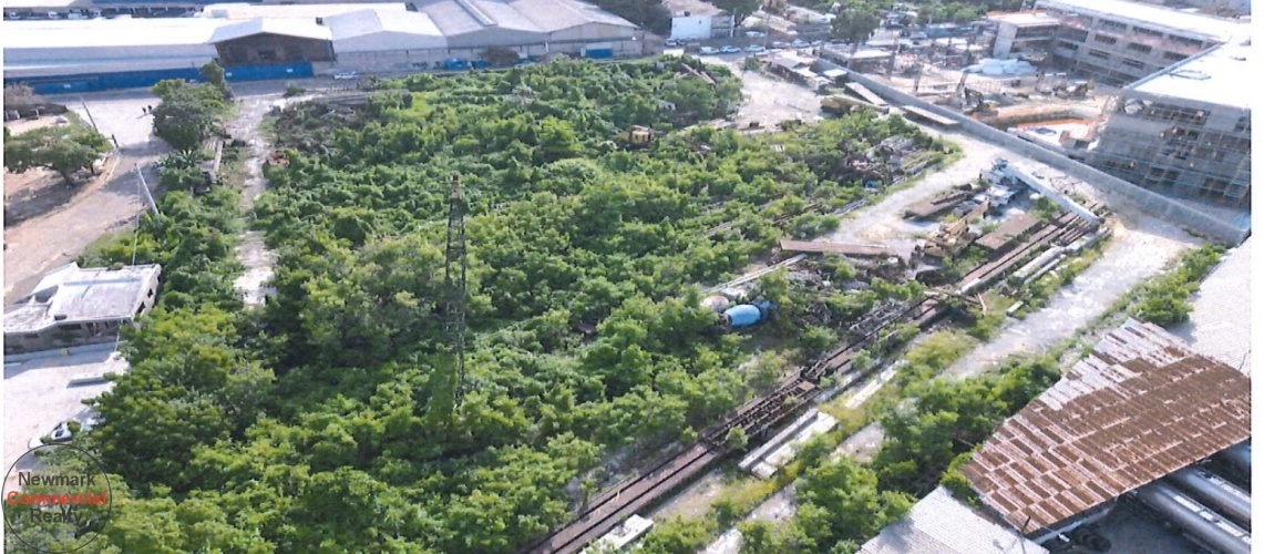 Development land for sale in Distrito Nacional, Santo Domingo with approximately 11,043.57 m², flat topography and excellent access to John F. Kennedy Avenue.
Development land for sale in Distrito Nacional, Santo Domingo with approximately 11,043.57 m², flat topography and excellent access to John F. Kennedy Avenue.